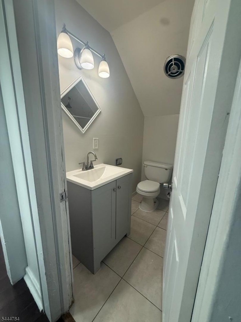 409 Bacheller Ave Property Photo 6