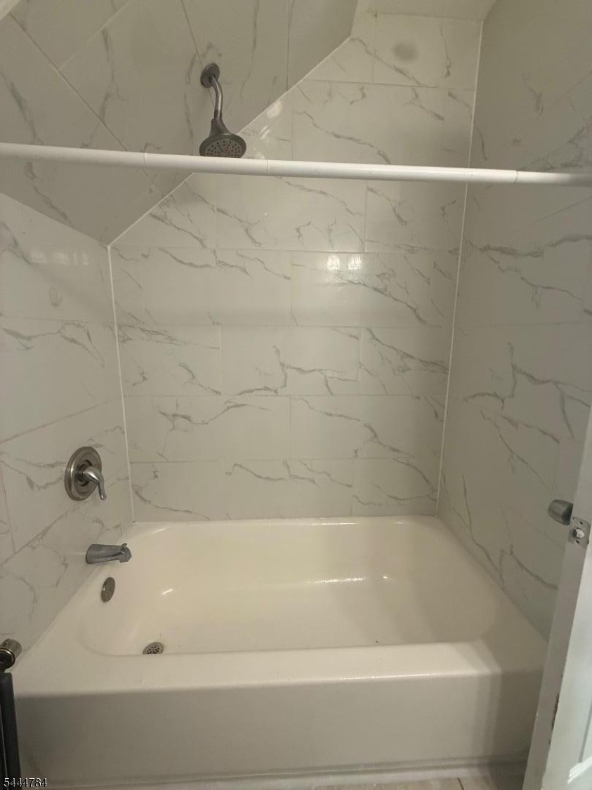 409 Bacheller Ave Property Photo 8
