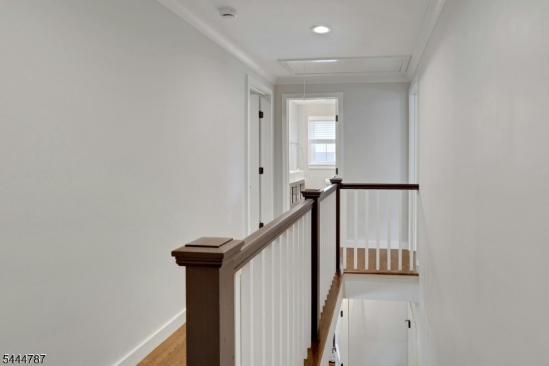 7 Hawthorne Ave Property Photo 35