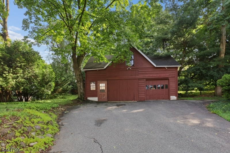 105 Harrison Ave Property Photo 3