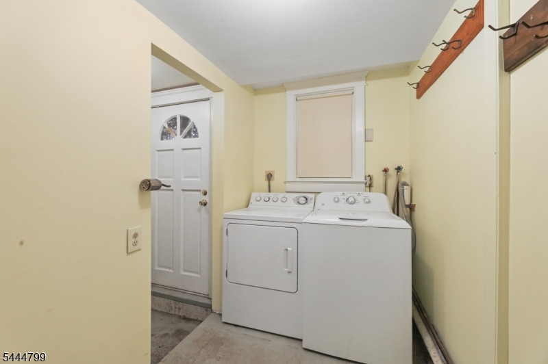 105 Harrison Ave Property Photo 9
