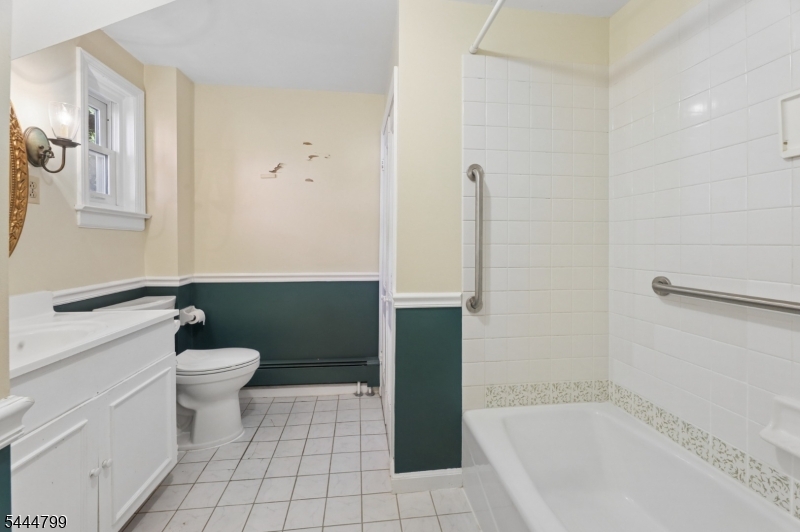 105 Harrison Ave Property Photo 13