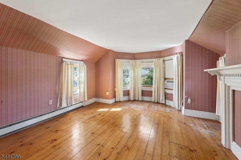 105 Harrison Ave Property Photo 17