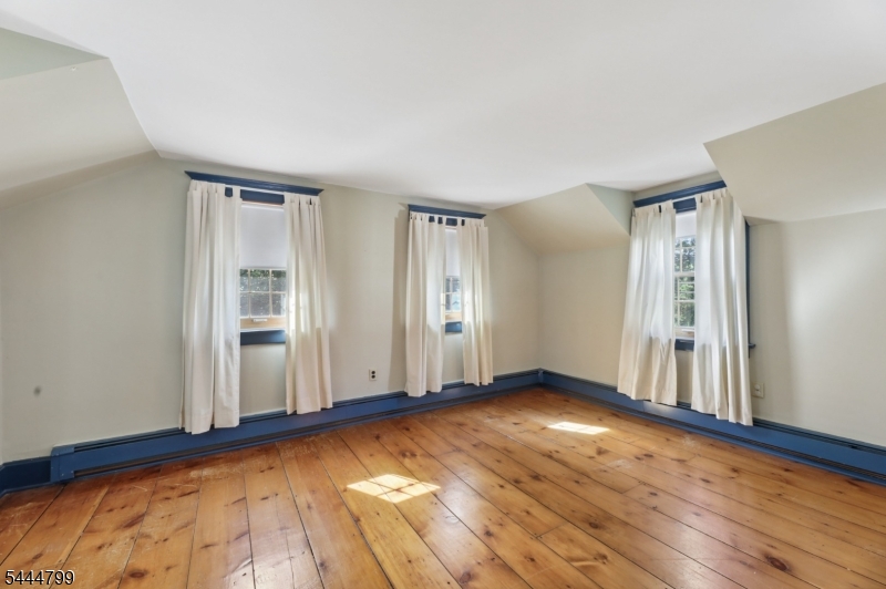105 Harrison Ave Property Photo 19
