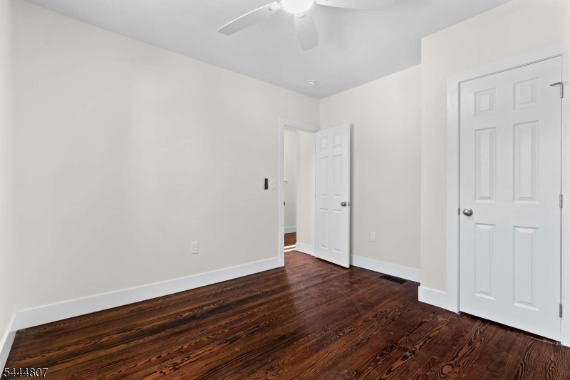 304 Irwin St Property Photo 16