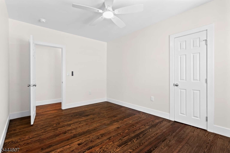 304 Irwin St Property Photo 18