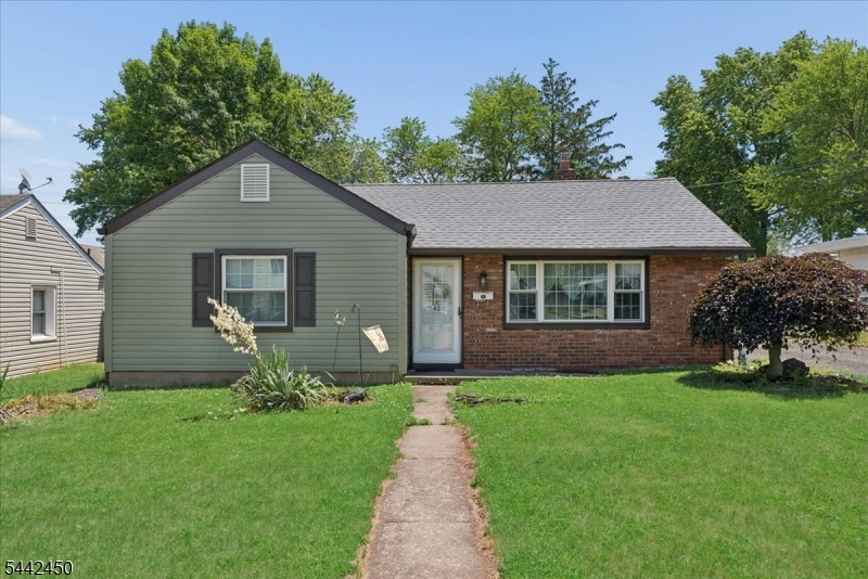 42 Walnut St Property Photo 1