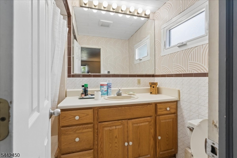 42 Walnut St Property Photo 18