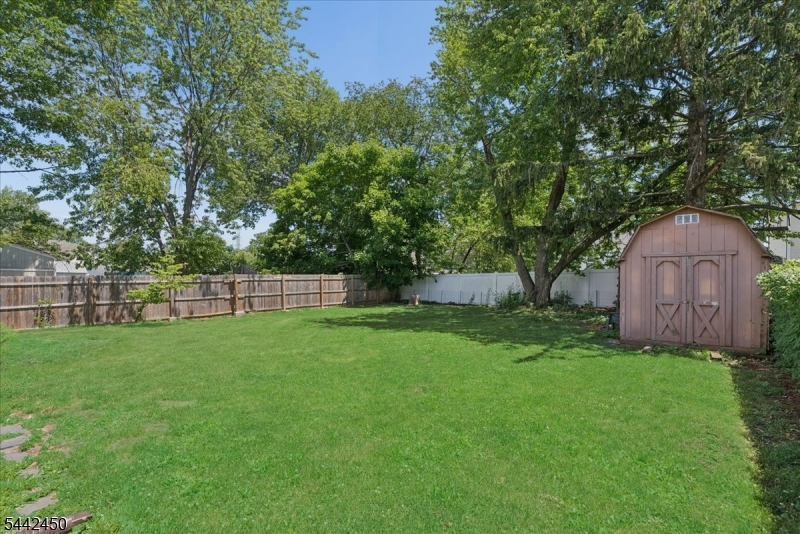 42 Walnut St Property Photo 23