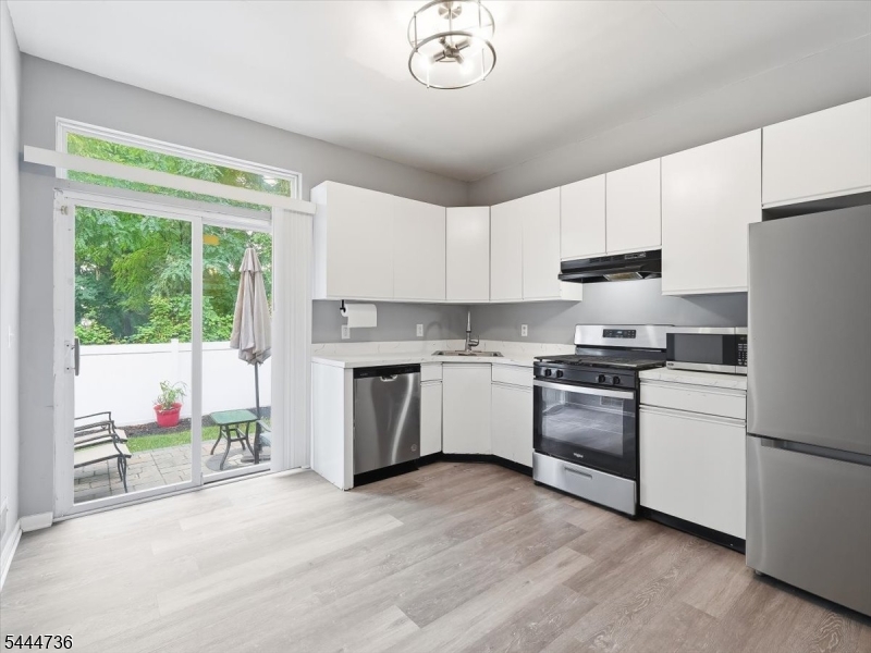 4 Derby St Property Photo 1