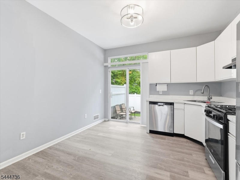 4 Derby St Property Photo 3