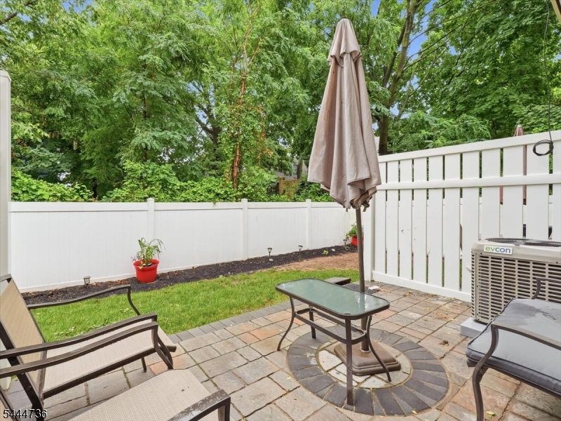 4 Derby St Property Photo 19