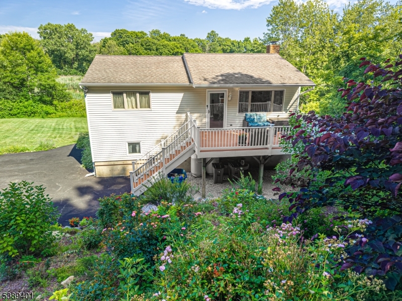 8 Pond Dr Property Photo 1
