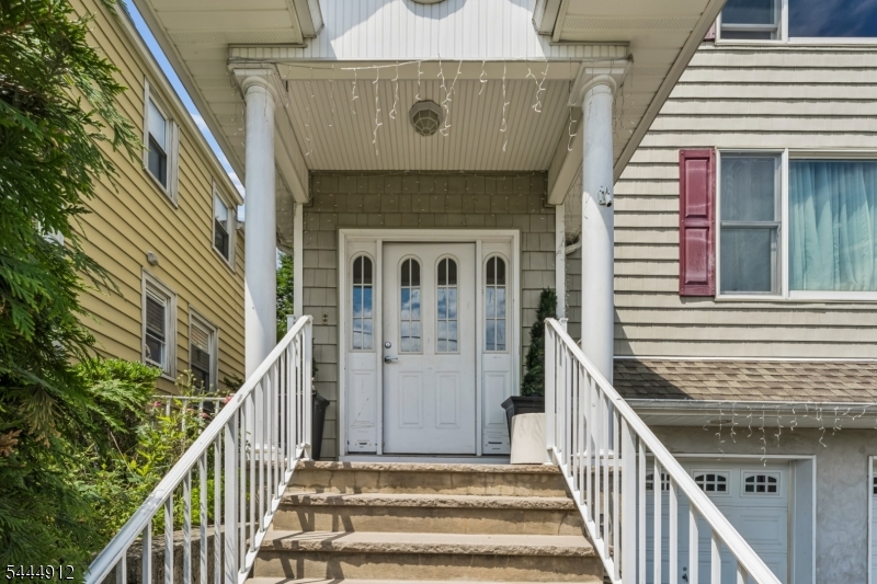 19 Willie St Property Photo 2