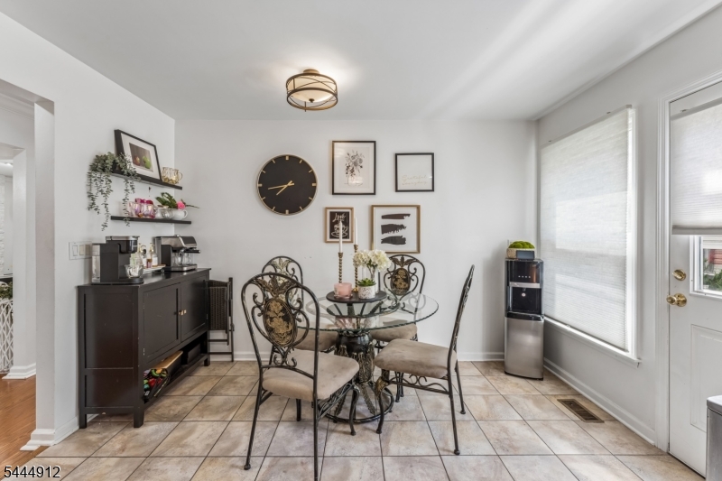19 Willie St Property Photo 12