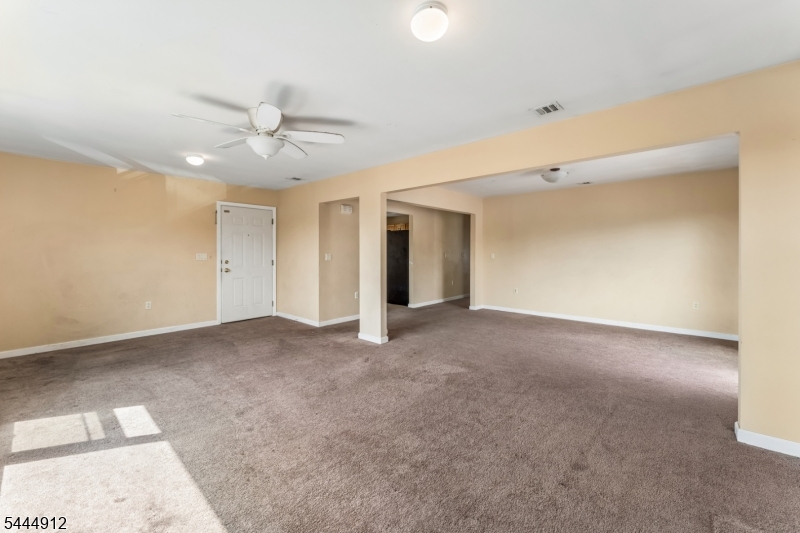 19 Willie St Property Photo 23