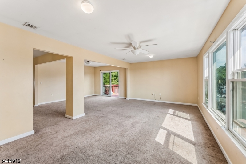 19 Willie St Property Photo 24