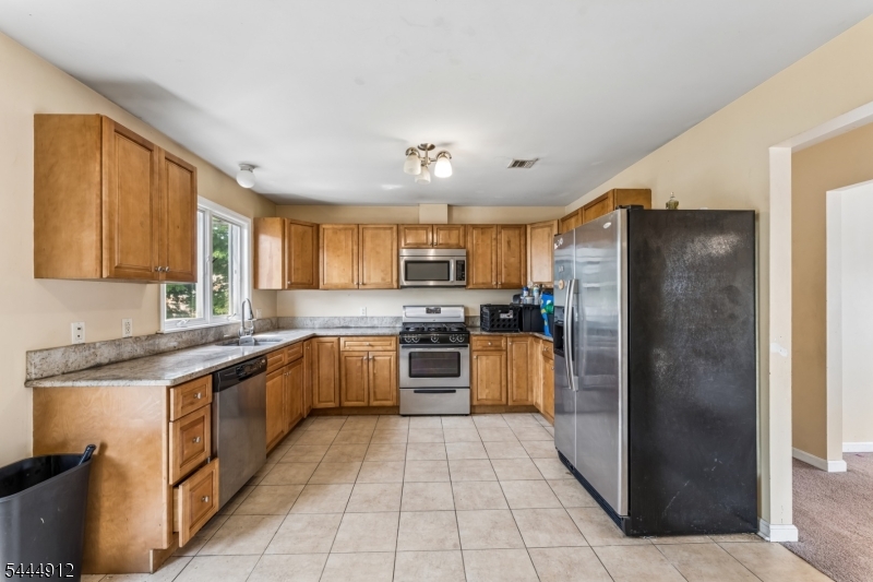 19 Willie St Property Photo 26