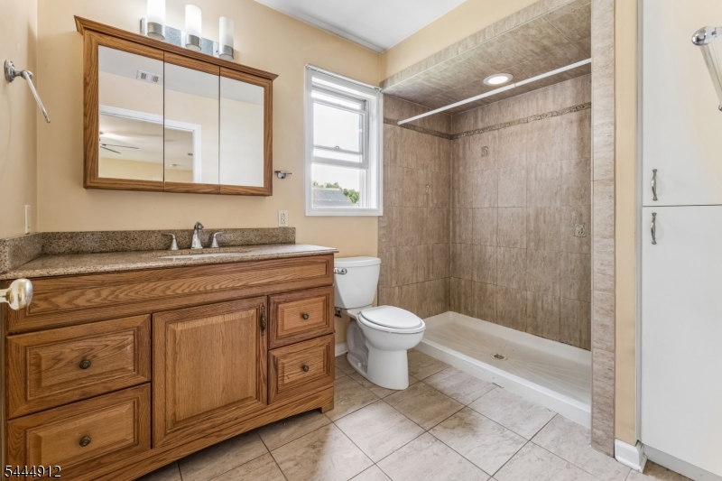 19 Willie St Property Photo 28
