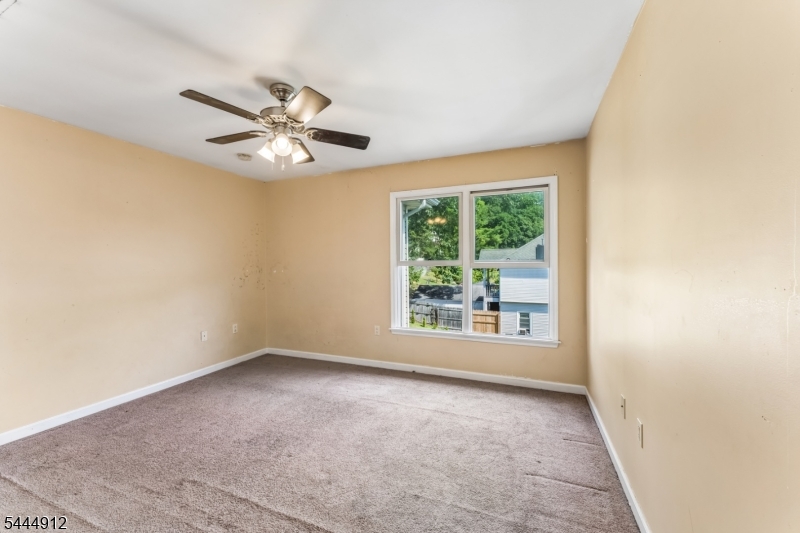 19 Willie St Property Photo 29