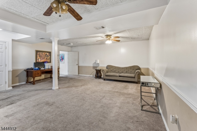 19 Willie St Property Photo 36