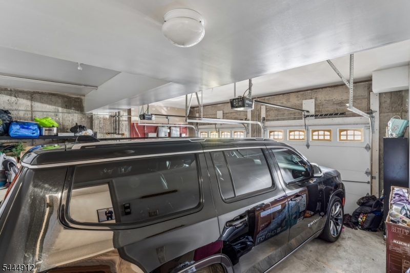 19 Willie St Property Photo 39