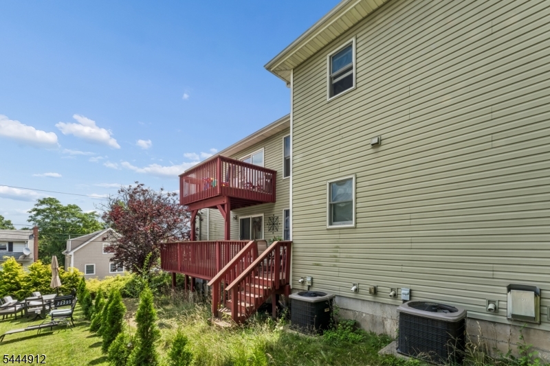 19 Willie St Property Photo 42