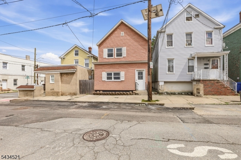 174 Orient St Property Photo 2
