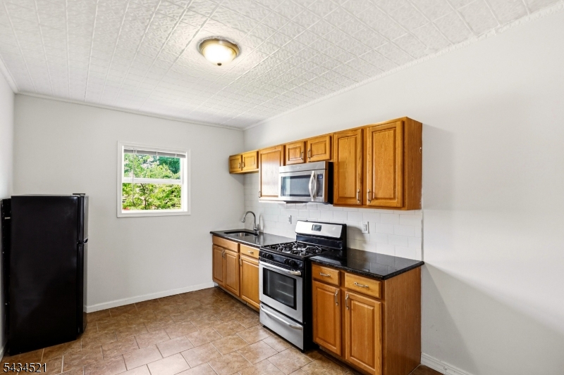 174 Orient St Property Photo 18
