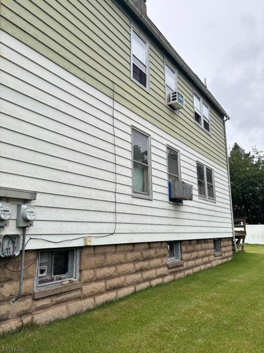24 Cedar St Property Photo 3
