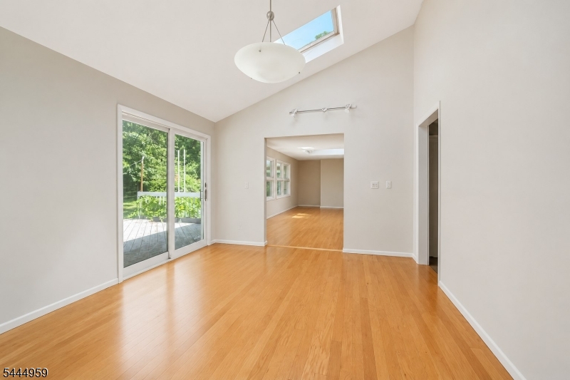 303 Cherry Valley Road Property Photo 14