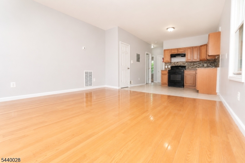 136 Dewey St Property Photo 2
