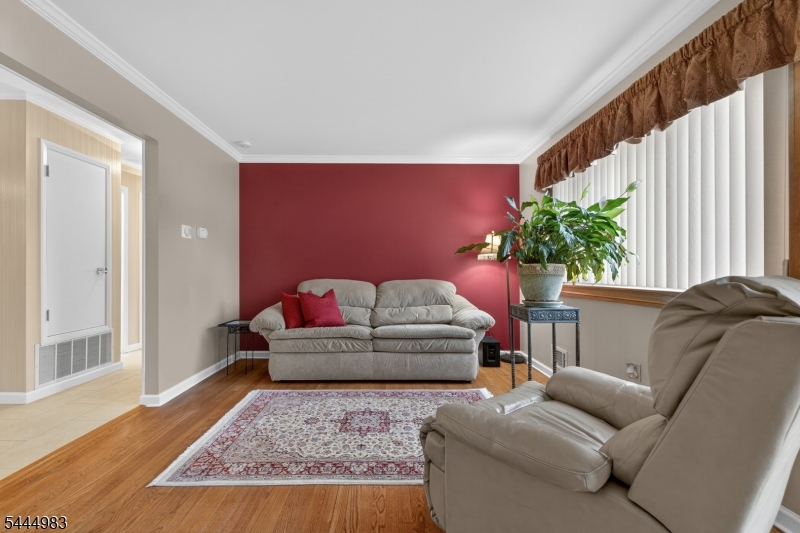 24 Deerwood Ave Property Photo 1