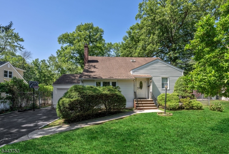 9 Midway Dr Property Photo 1