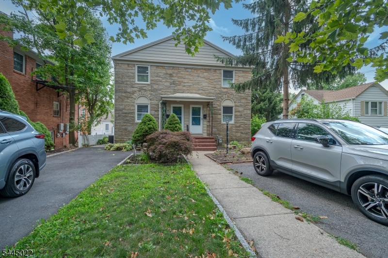 39 Amboy Ave Property Photo 1