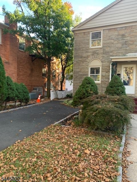 39 Amboy Ave Property Photo 1