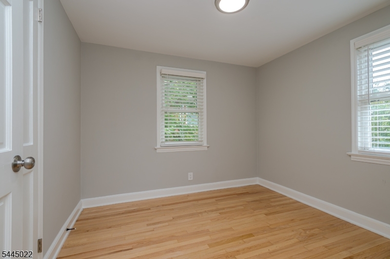 39 Amboy Ave Property Photo 14