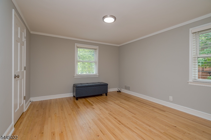 39 Amboy Ave Property Photo 15
