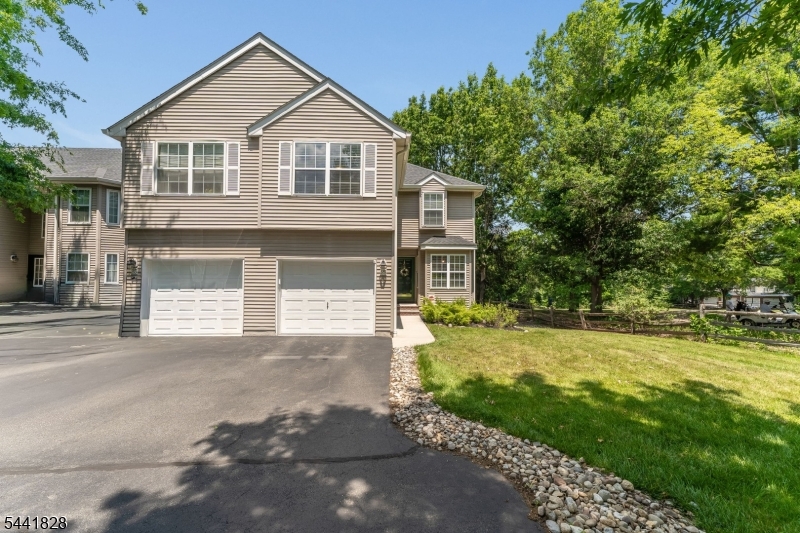 25 Forsgate Ter Property Photo 1