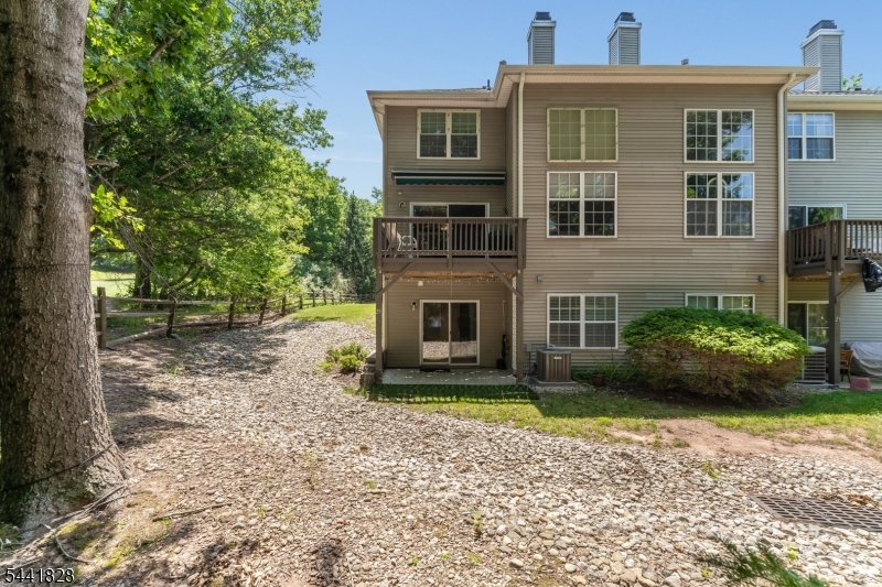 25 Forsgate Ter Property Photo 3