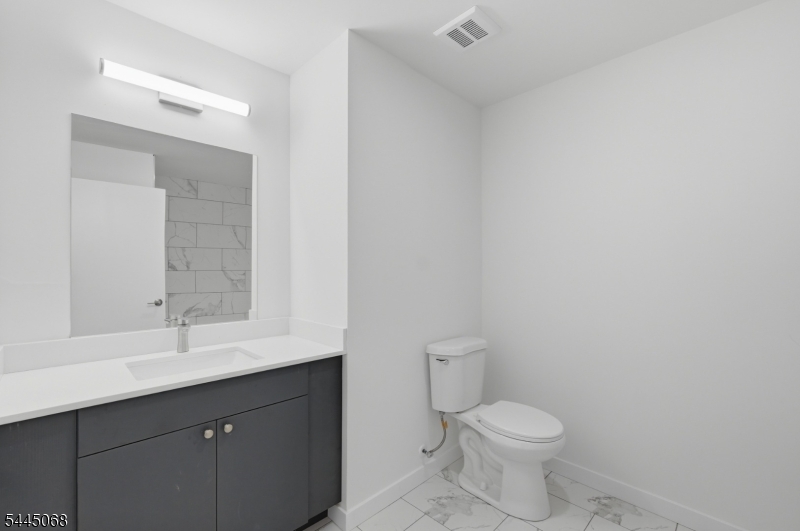 566 Springfield Ave 201 Property Photo 8