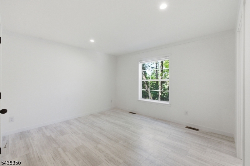 1 Sherwood Park Property Photo 15