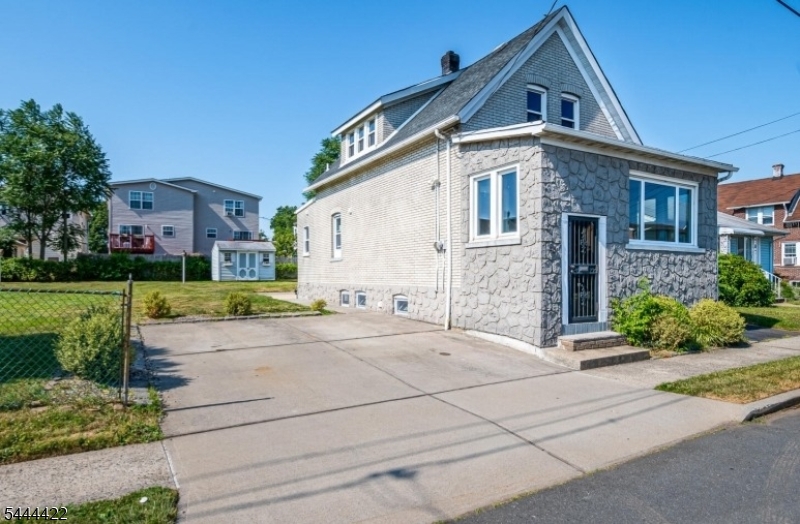 43 Saint Ann St Property Photo 1
