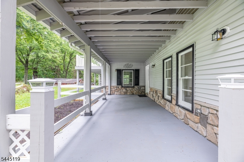68 Libertyville Rd Property Photo 4