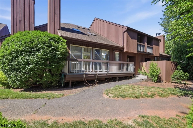 4422 Bloomingdale Dr