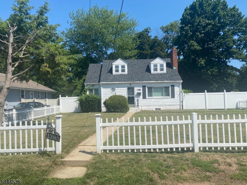 1385 Belleview Ave