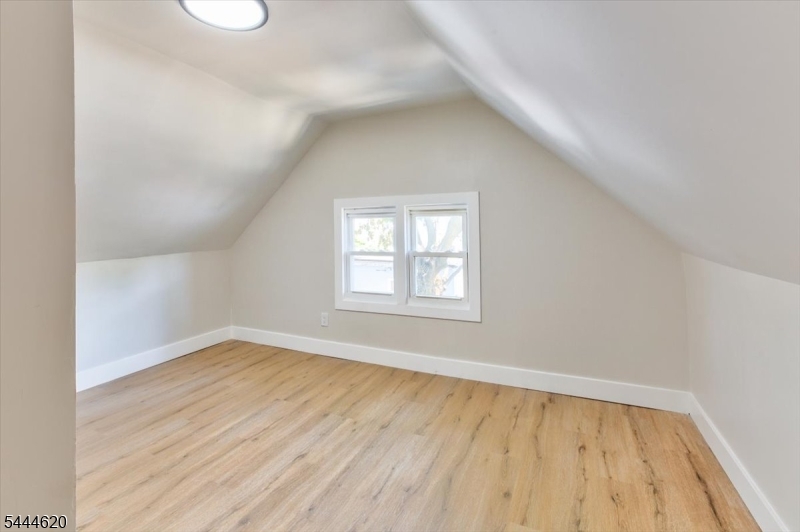 152 N Clinton St Property Photo 44