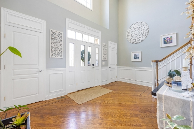 8 Ferndale Pl Property Photo 6