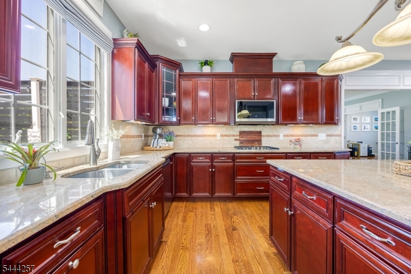 8 Ferndale Pl Property Photo 16