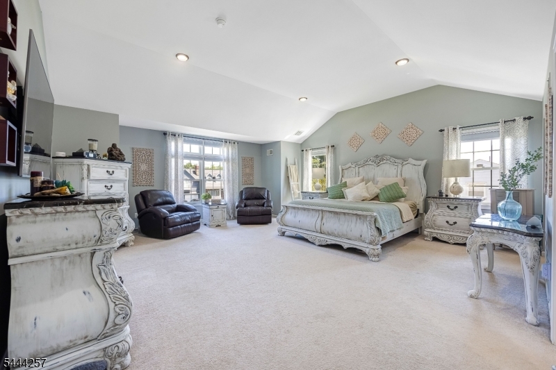 8 Ferndale Pl Property Photo 24
